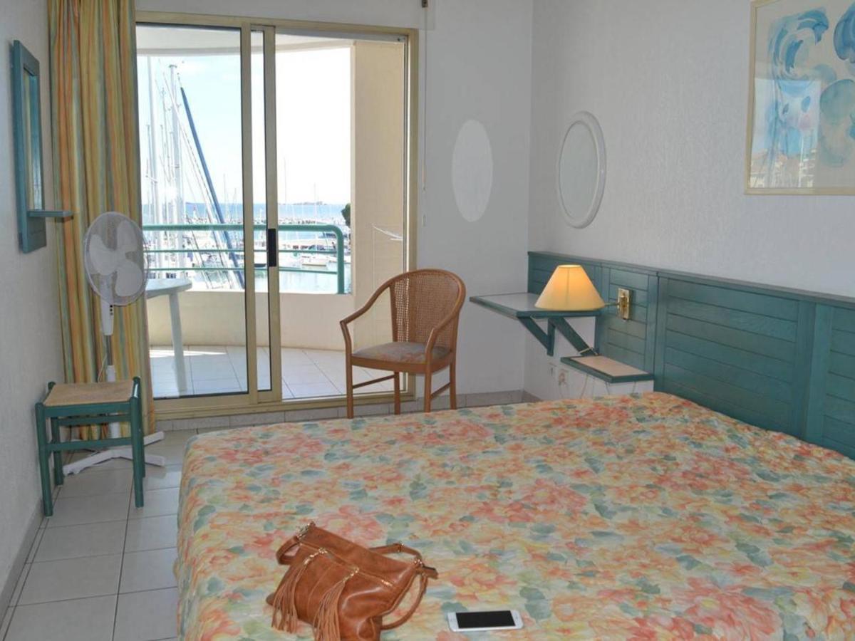 Frejus: Appt 2P, 5 Pers, Piscine, Plage A 150M, Parking, Animaux Ok - Fr-1-226A-357 Buitenkant foto