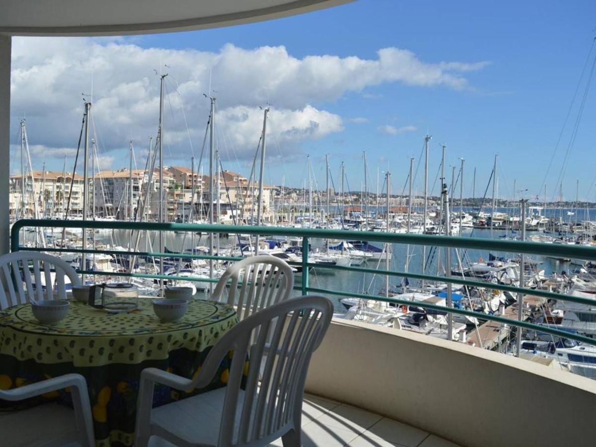 Frejus: Appt 2P, 5 Pers, Piscine, Plage A 150M, Parking, Animaux Ok - Fr-1-226A-357 Buitenkant foto